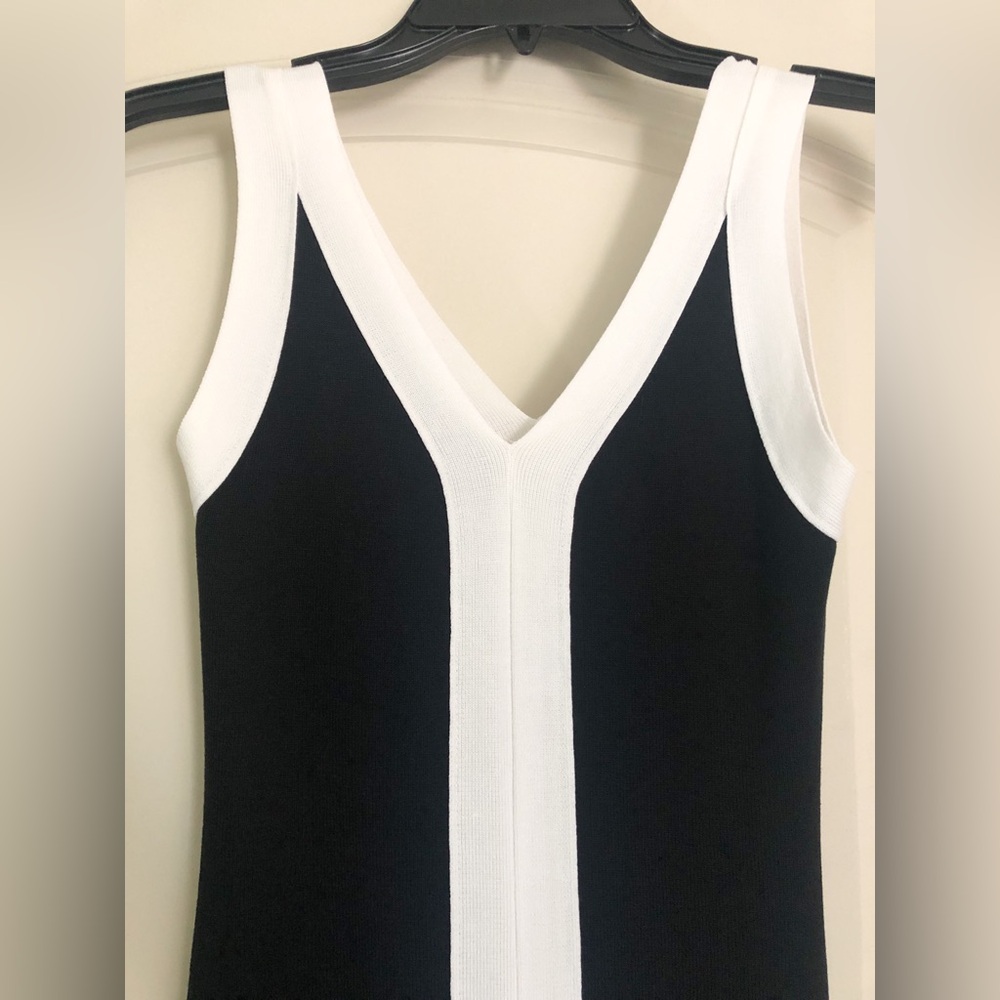 V-Neck Knit Colorblock Sleeveless Maxi Dress - Picture 13 of 16